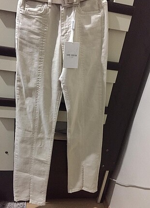 PANTOLON SIFIR ETİKETİ ÜSTÜNDE GİYİLMEMİŞ 