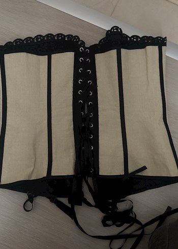 Zara Bej Korse Büstiyer Siyah Şerit Detaylı