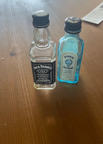 Jack Daniels ve Bombay Sapphire Mini Şişe Seti
