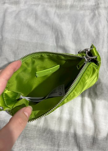Zincir Detaylı Parlak Yeşil Kadın Çanta - Görsel 2