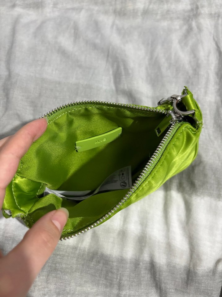 Zincir Detaylı Parlak Yeşil Kadın Çanta - Görsel 2