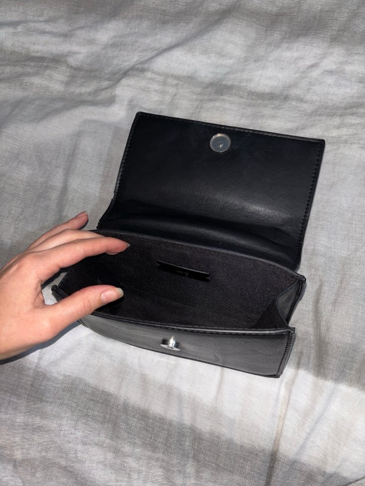 Zincir Detaylı Siyah Deri Kadın Çanta - Görsel 4