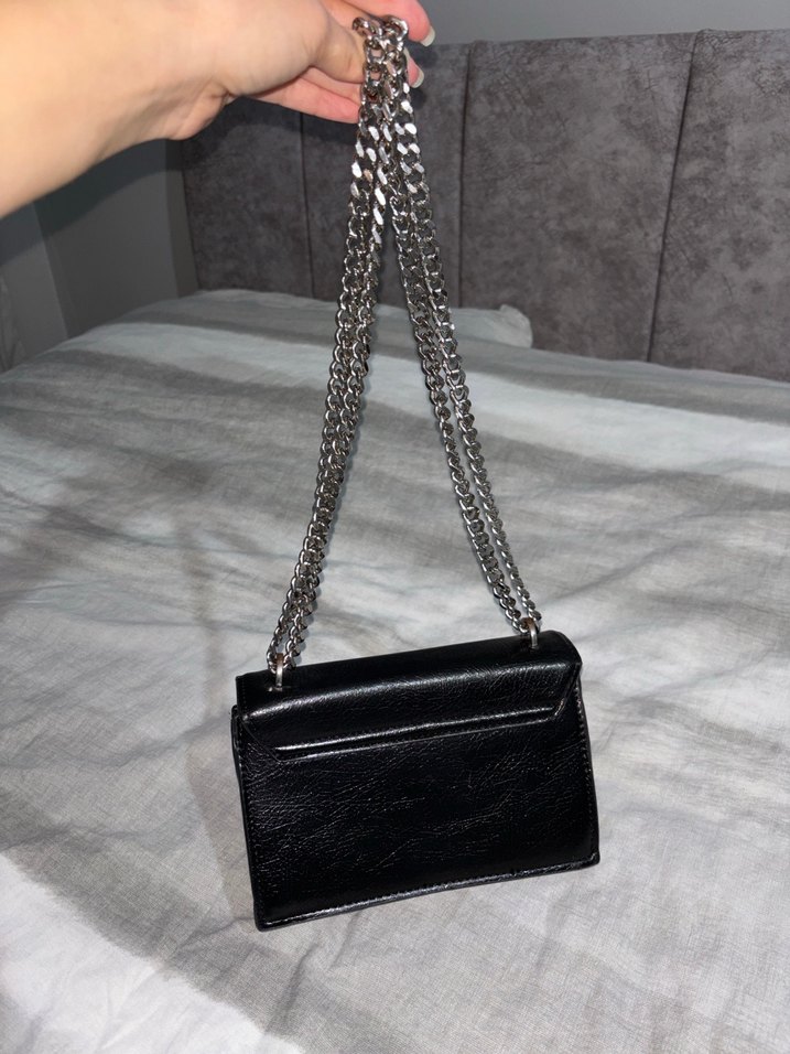 Zincir Detaylı Siyah Deri Kadın Çanta - Görsel 3