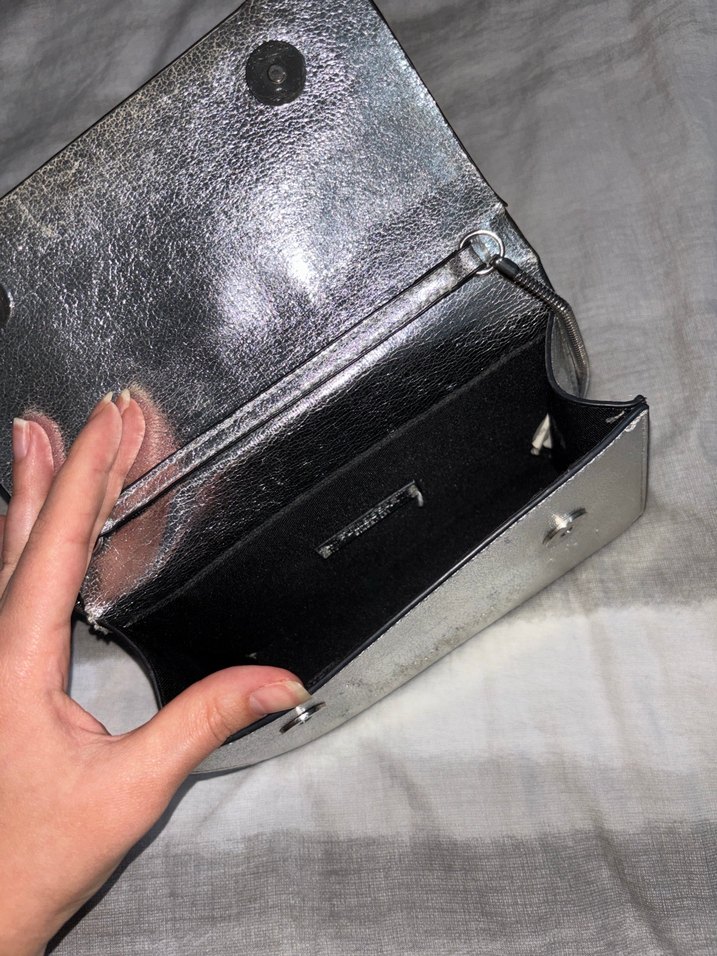 Gri Parlak Omuz Çantası - Görsel 4