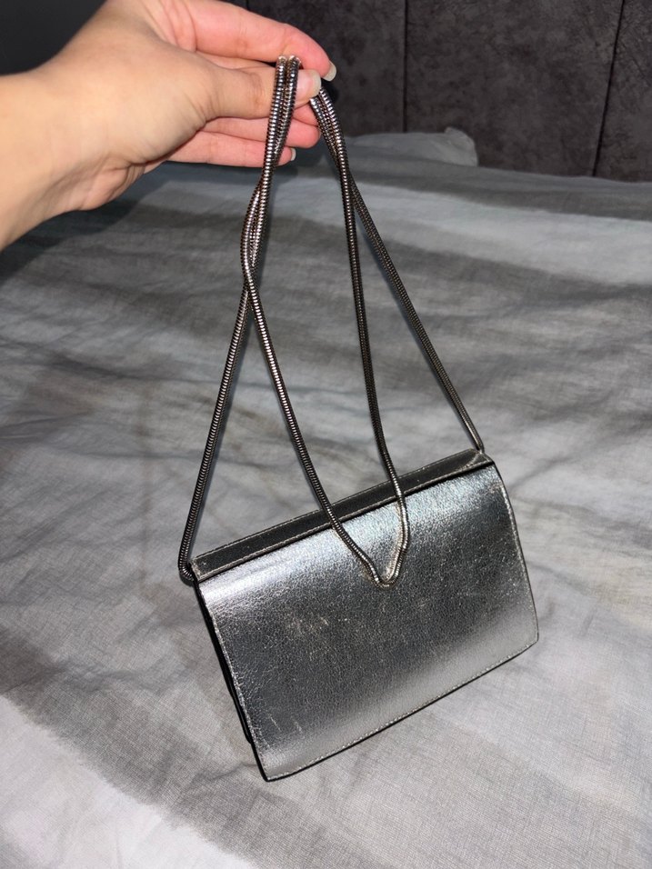 Gri Parlak Omuz Çantası - Görsel 2