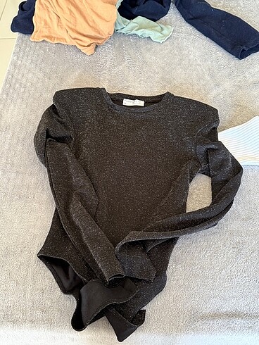Simli şık bodysuit