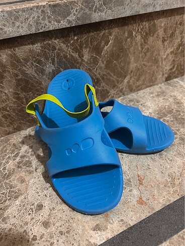 Decathlon Deniz ve havuz terliği