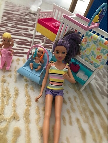  Beden Renk Barbie bebekli set