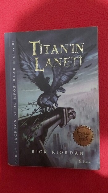 Titanın Laneti