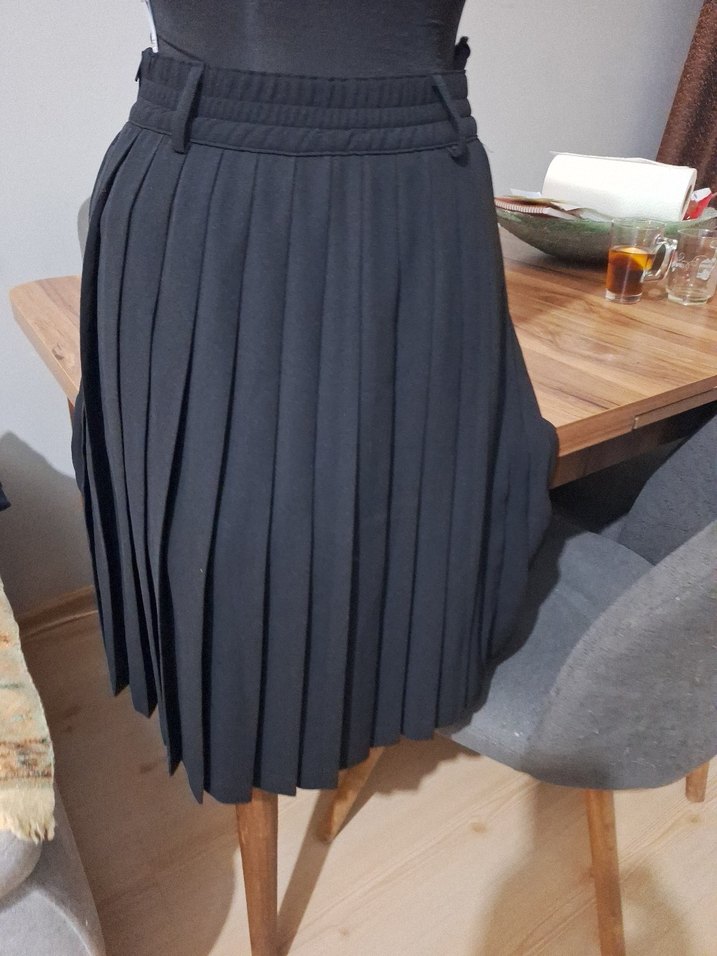 Siyah Pilili Mini Etek 36 beden giyilmedi - Görsel 4