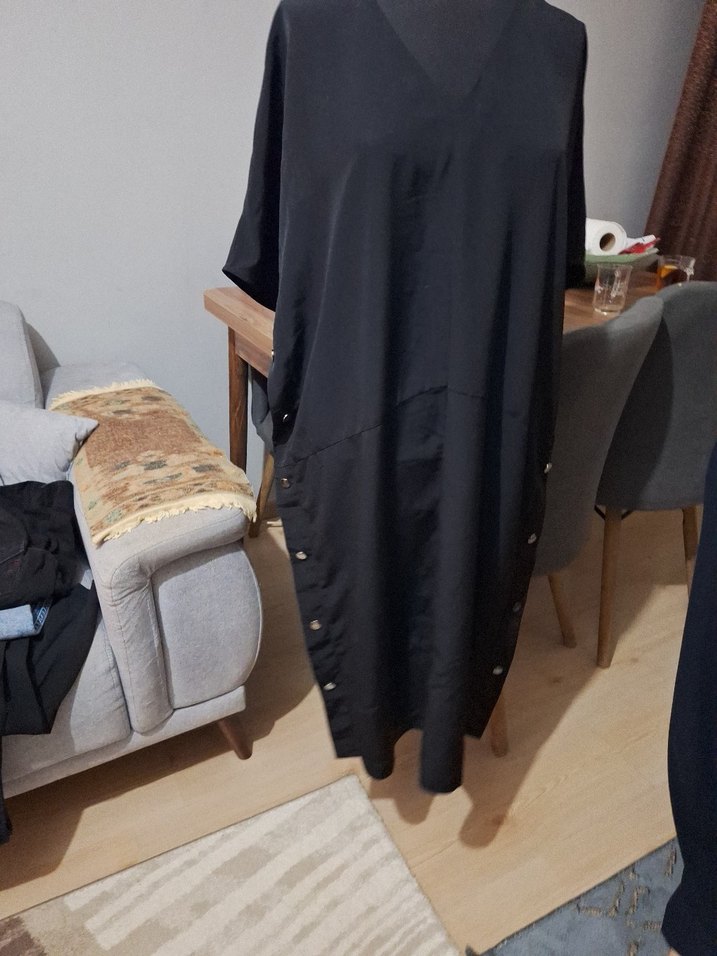 Siyah V Yaka Midi Salaş Kadın Elbise - Görsel 2