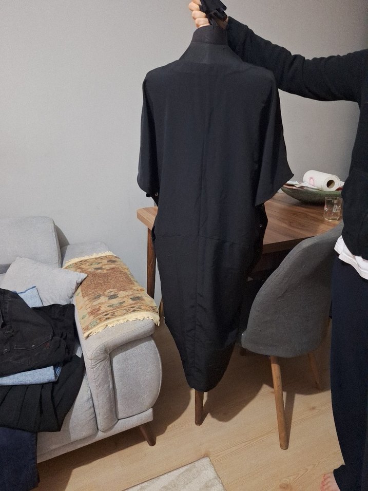 Siyah V Yaka Midi Salaş Kadın Elbise - Görsel 3