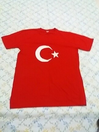 m Beden kırmızı Renk Türk bayraklı tişört