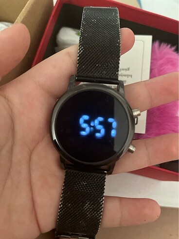 elektronik saat çalışıyor siyah - Görsel 2