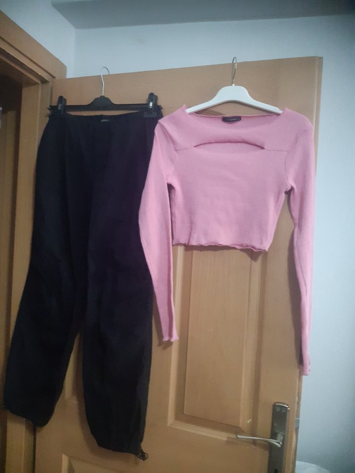 Kızlar İçin Pembe Uzun Kollu Sweatshirt ve Siyah Eşofman - Görsel 2
