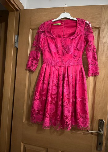 Zara Pembe Nakışlı Vintage Midi Elbise