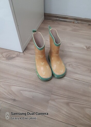 25 Beden sarı Renk Yağmur botu