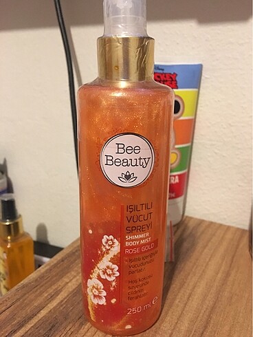 Bee Beauty Işıltılı Vücut Spreyi