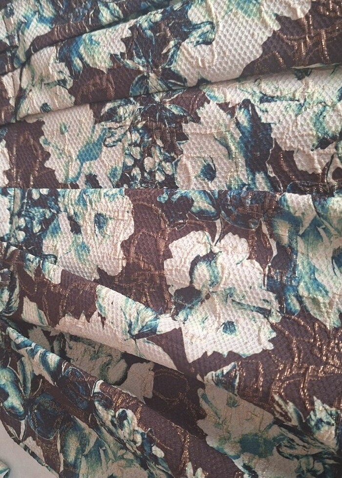 Etiketli Şık bir elbise - Görsel 3