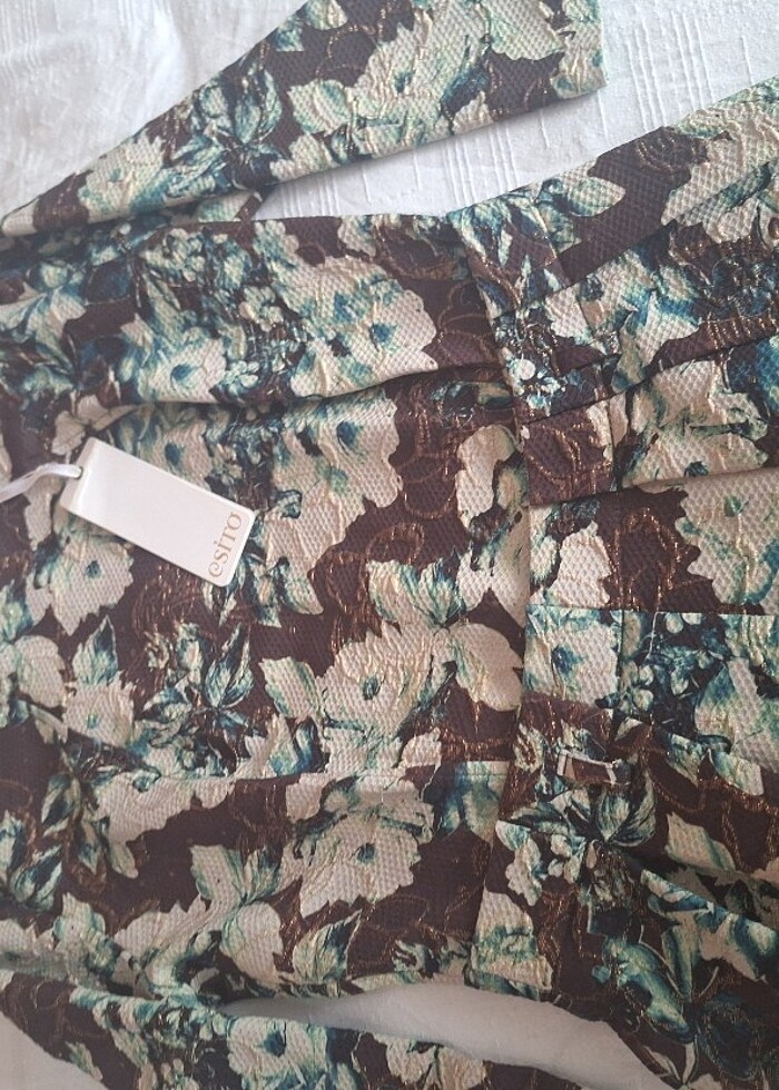 Etiketli Şık bir elbise - Görsel 5