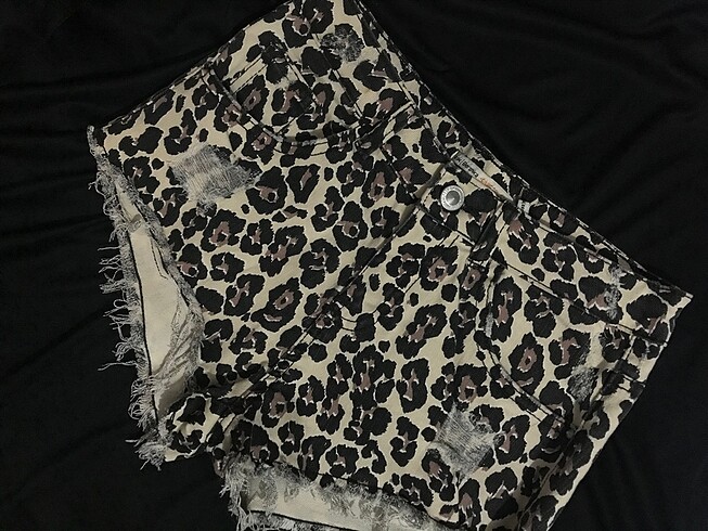 bershka leopar şort