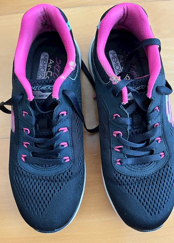 Pembe Detaylı l esKadın Spor Ayakkabıci
