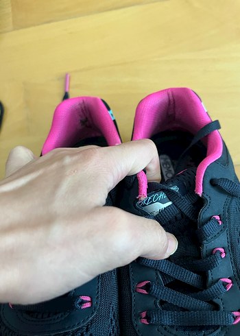 Skechers Pembe Detaylı l esKadın Spor Ayakkabıci