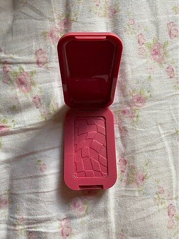 NYX nyx buttermelt blush 07