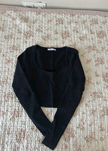 Siyah U Yaka Uzun Kollu Bluz - Görsel 2