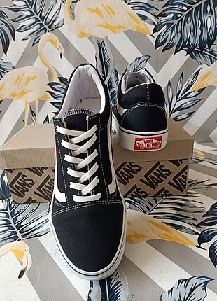 Vans 40 numara ürünümüz sıfırdır 