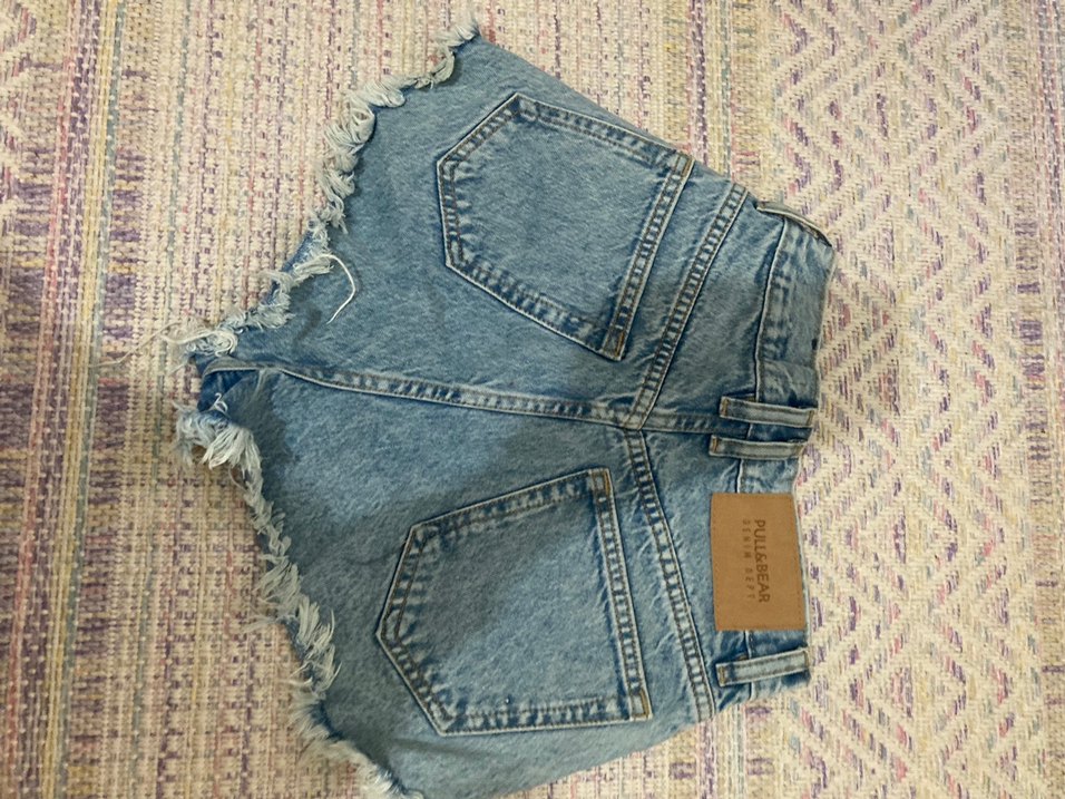 Düğmeli, Yırtık Detaylı Mavi Denim Şort - Görsel 2