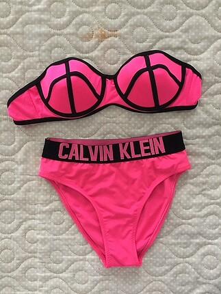 Neon pembe bikini takımı