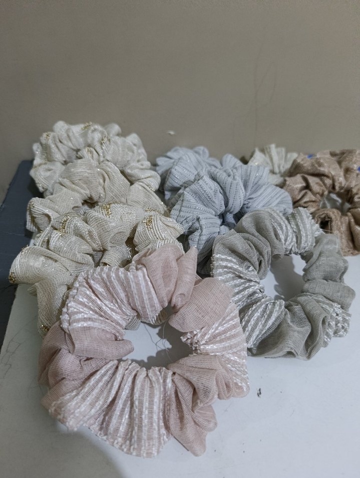 Beyaz Fırfırlı Vintage Saç Tokası - Görsel 2