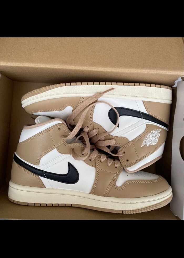 Air Jordan 1 Mid - Görsel 3