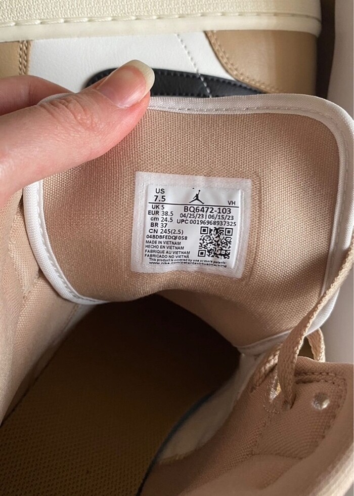 Air Jordan 1 Mid - Görsel 4