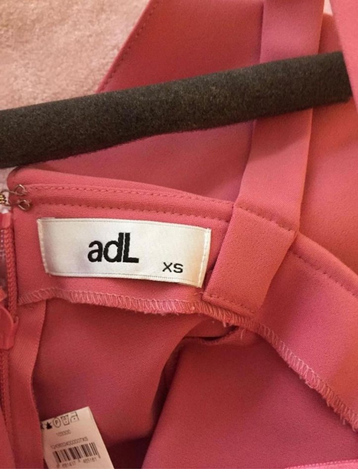 Pembe Fırfırlı Modern Klasik Kadın Abiye Elbise
Adil Işık Elbise - Görsel 3