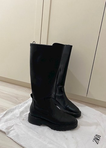 Zara Tırtıklı Tabanlı Çizme - Görsel 4