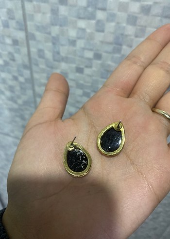 Altın Renkli Pul Detaylı Midi Küpe - Görsel 2