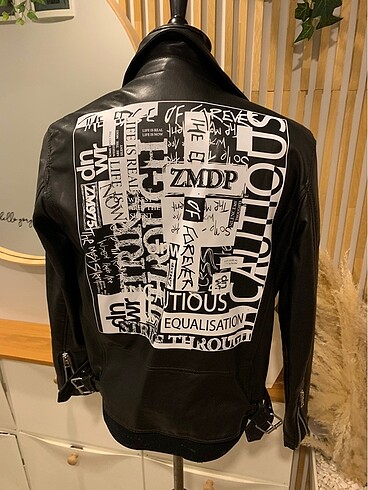 Zara man detaylı arkası deri ceket