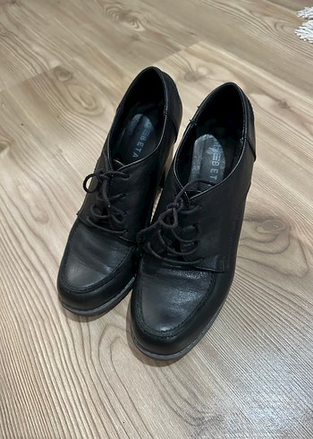 39 Beden Siyah Kadın Dolgu Topuklu Oxford Ayakkabı