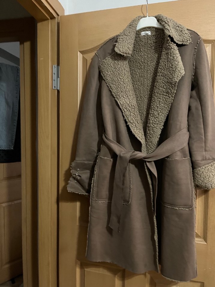 Kürk Detaylı Uzun Süet Kadın Kaban - Görsel 2