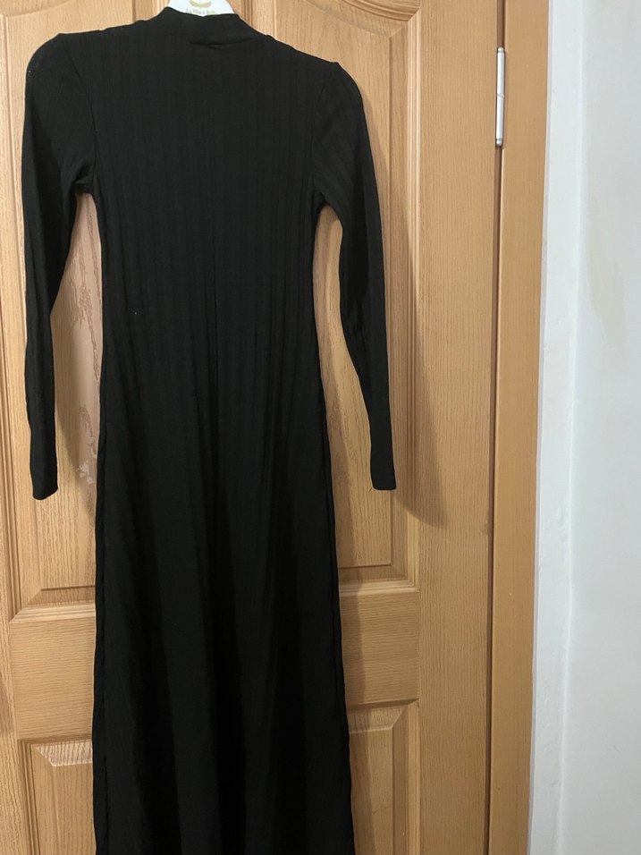 Uzun Kollu Siyah Piliseli Uzun Elbise - Görsel 3