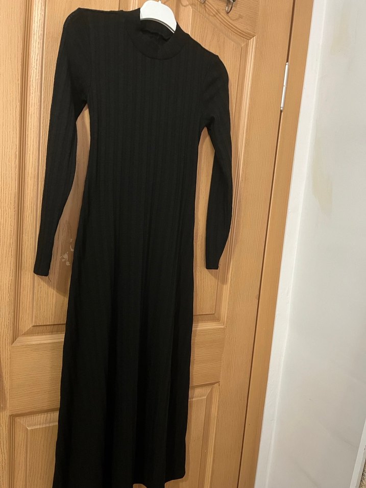 Uzun Kollu Siyah Piliseli Uzun Elbise - Görsel 5