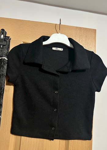 Düğmeli Siyah Mini Gömlek ve Ekose Kalem Etek - Görsel 5