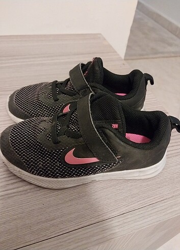 Nike spor ayakkabi