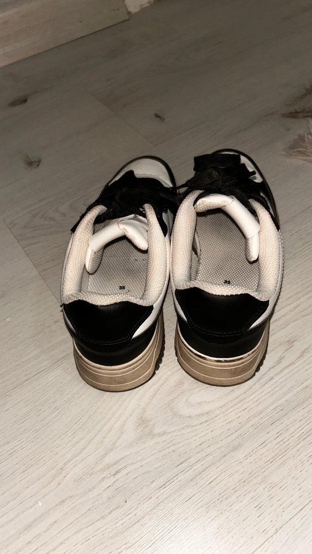 Siyah Beyaz Bağcıklı Kadın Spor Ayakkabı - Görsel 2