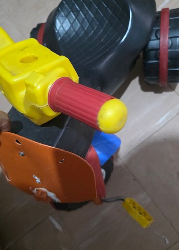 Renkli Sarı Oyuncak bisiklet
