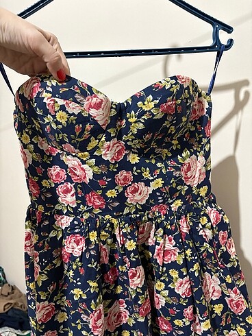 34 Beden çeşitli Renk Çiçekli elbise