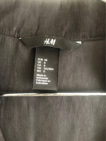 xs Beden H&M marka siyah gömlek