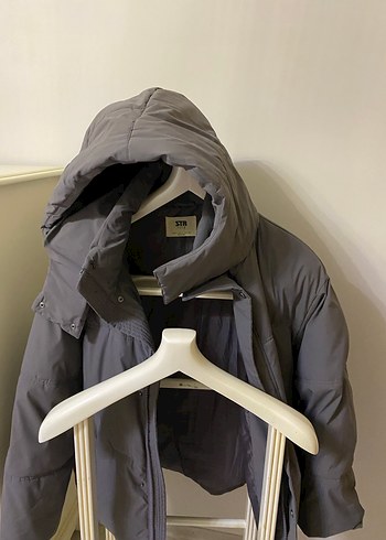 Gri Kapüşonlu Kadın Kışlık Mont resimde  defosu gözüküyor XL L M - Görsel 2